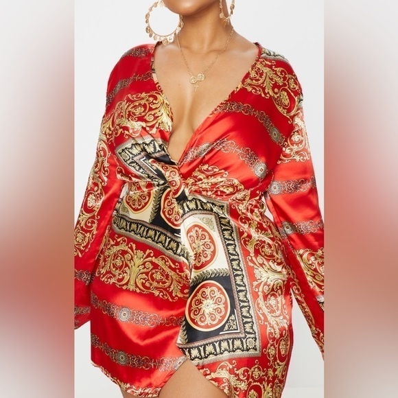 Pretty Little Thing Red Printed Satin Long Sleeve Wrap Dress - Picture 4 of 16